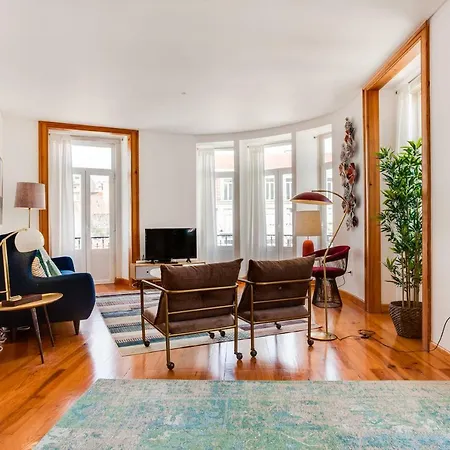 Baixa Beautiful And Luminous 3 Bdr Flat Apartment *