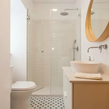 Baixa Beautiful And Luminous 3 Bdr Flat * 리스본
