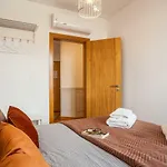 Baixa Beautiful And Luminous 3 Bdr Flat